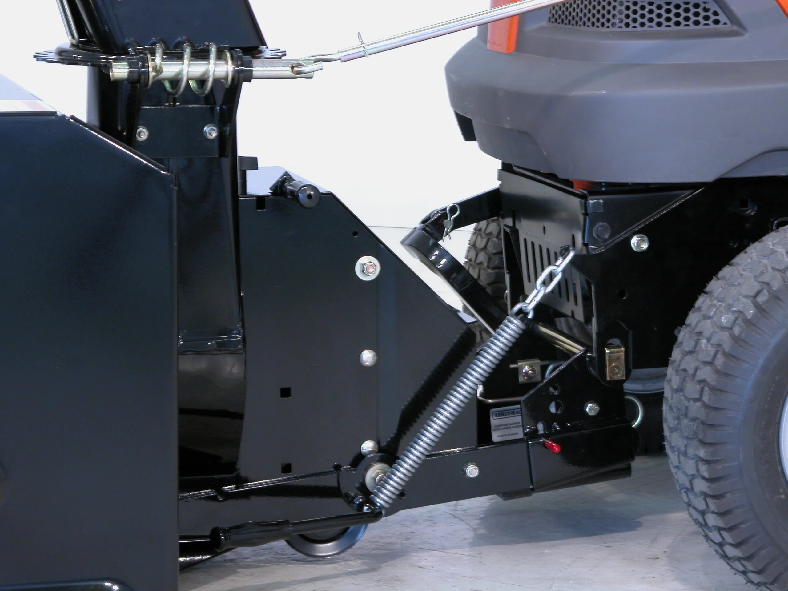 Bercomac Snowblower Berco 48" Northeast | 16 to 28HP | For Tractor & Lawn Mower