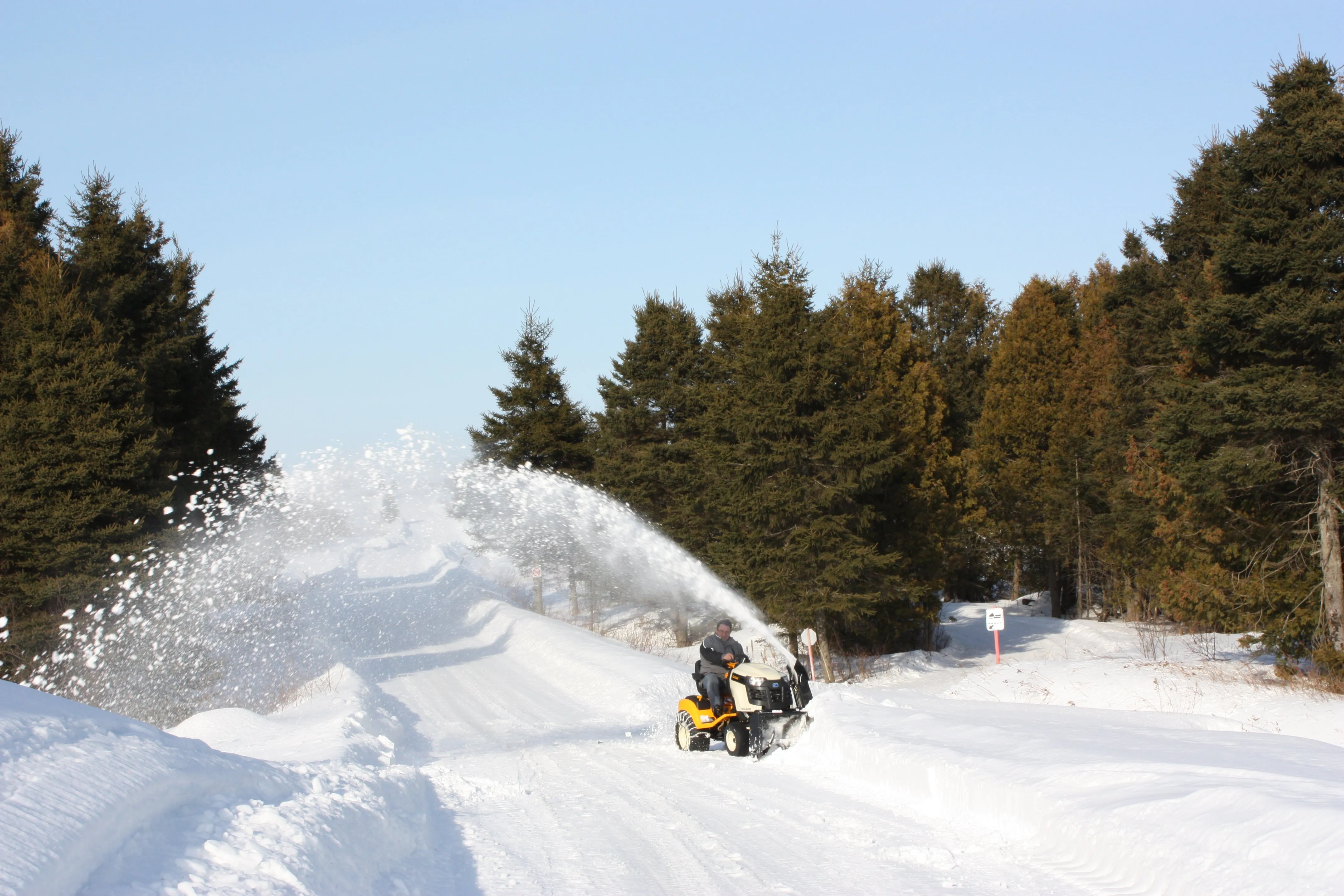Bercomac Snowblower Berco 48" Northeast | 16 to 28HP | For Tractor & Lawn Mower