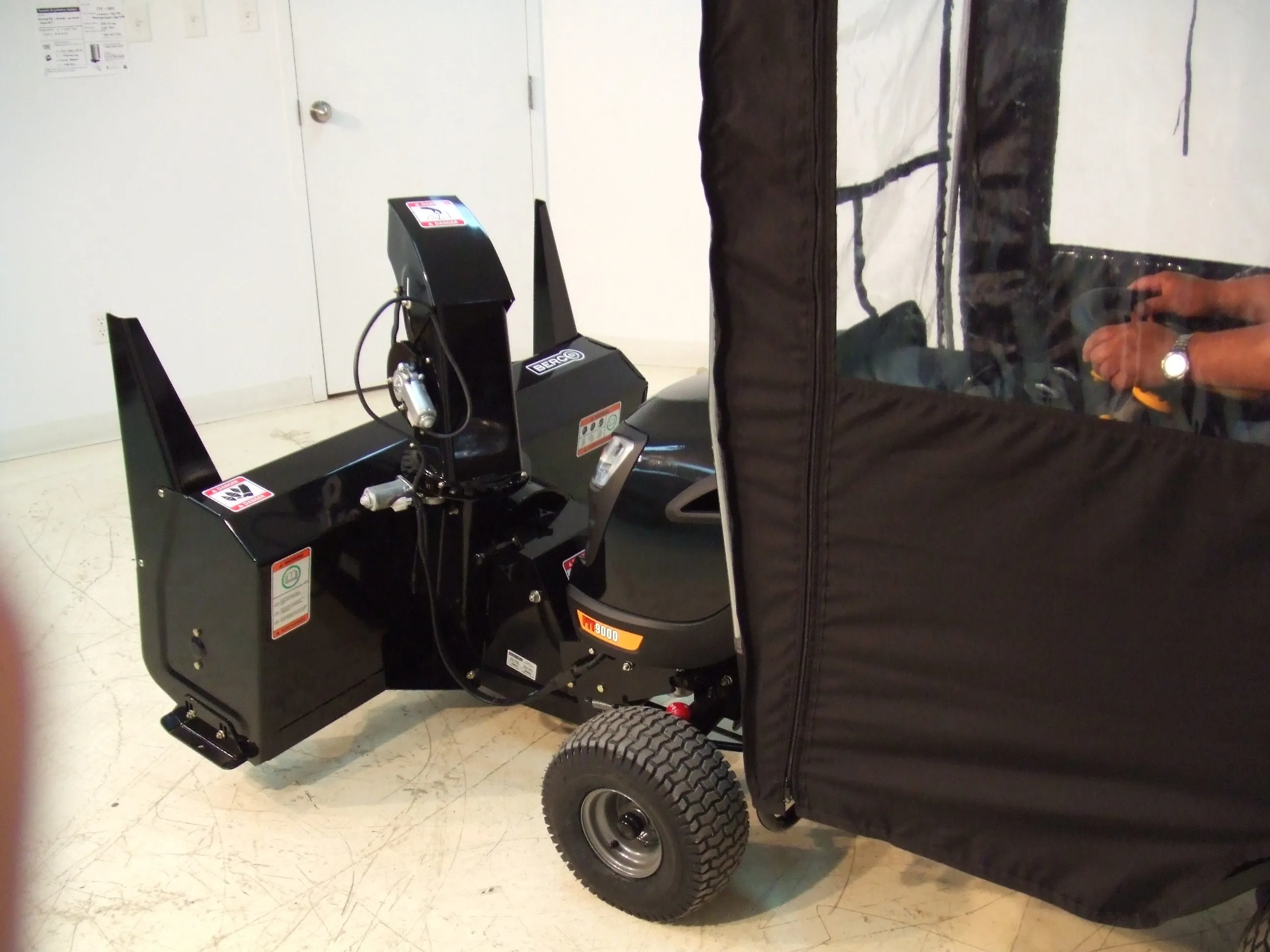 Bercomac Snowblower Berco 48" Northeast | 16 to 28HP | For Tractor & Lawn Mower
