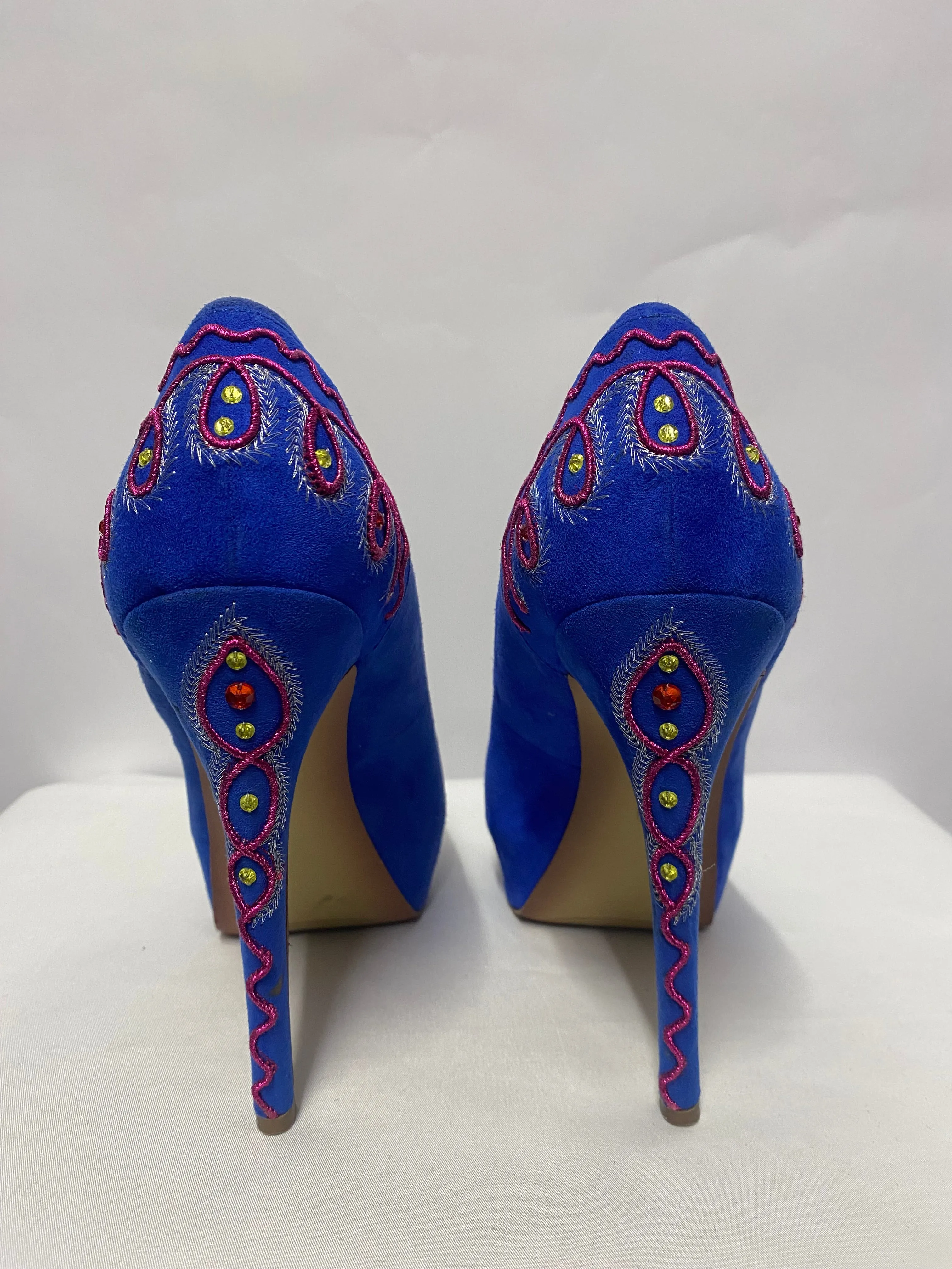 Boutique 9 Blue Bohemian Embroidered Platform Heels 7.5