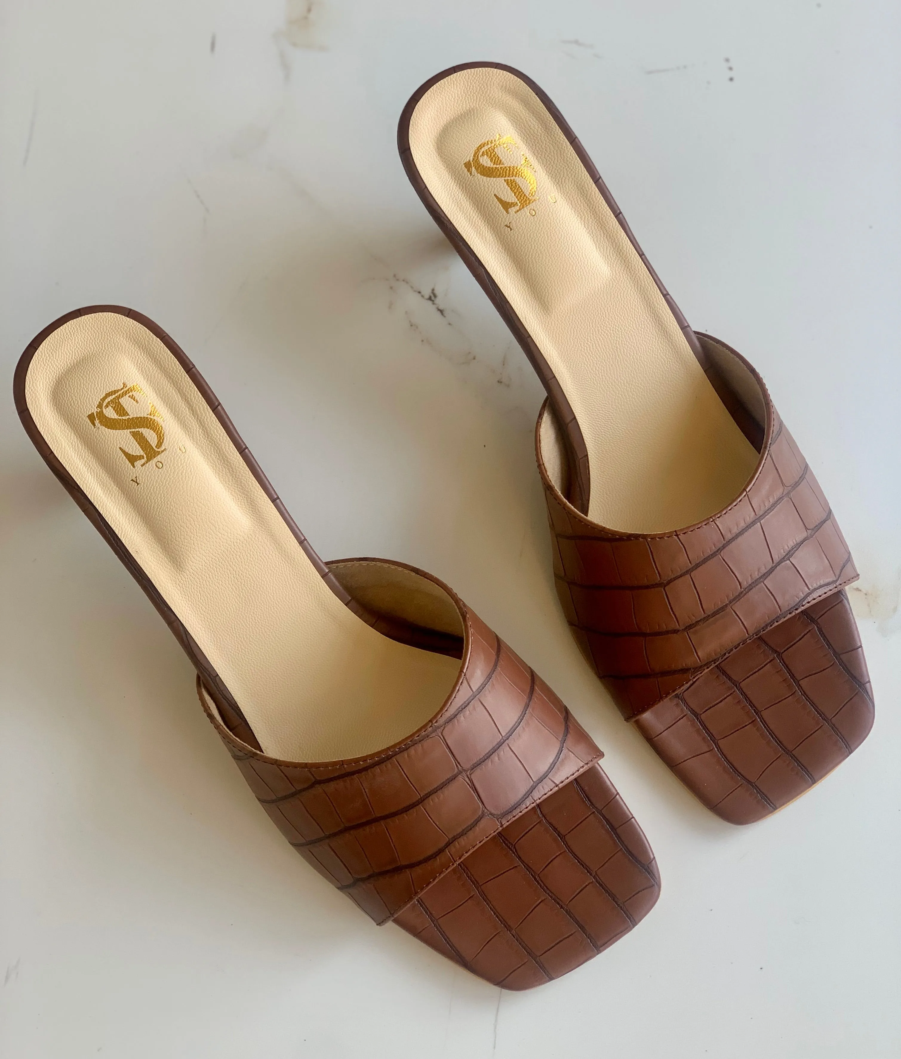 Brown textured Kitten Mules