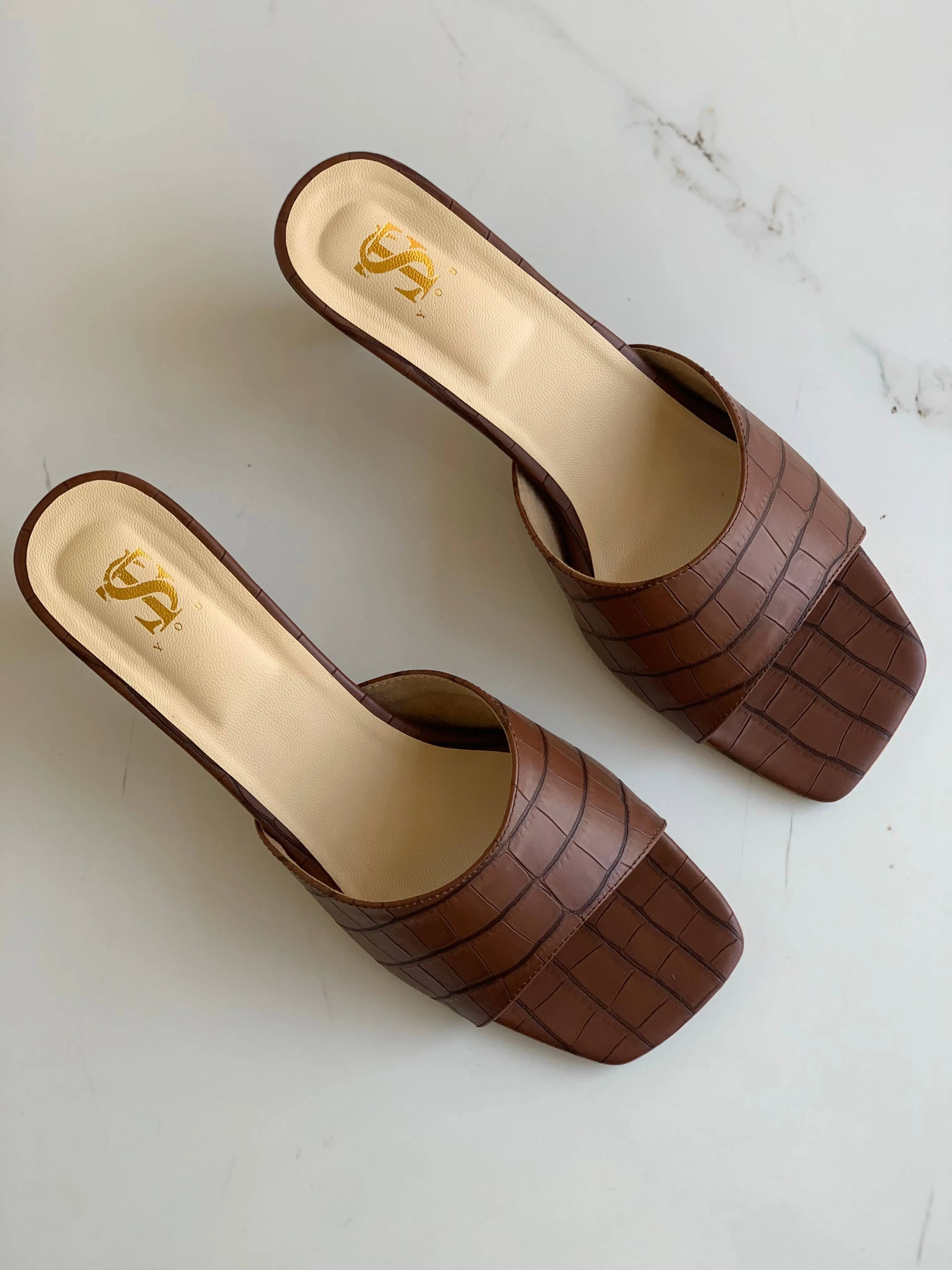 Brown textured Kitten Mules