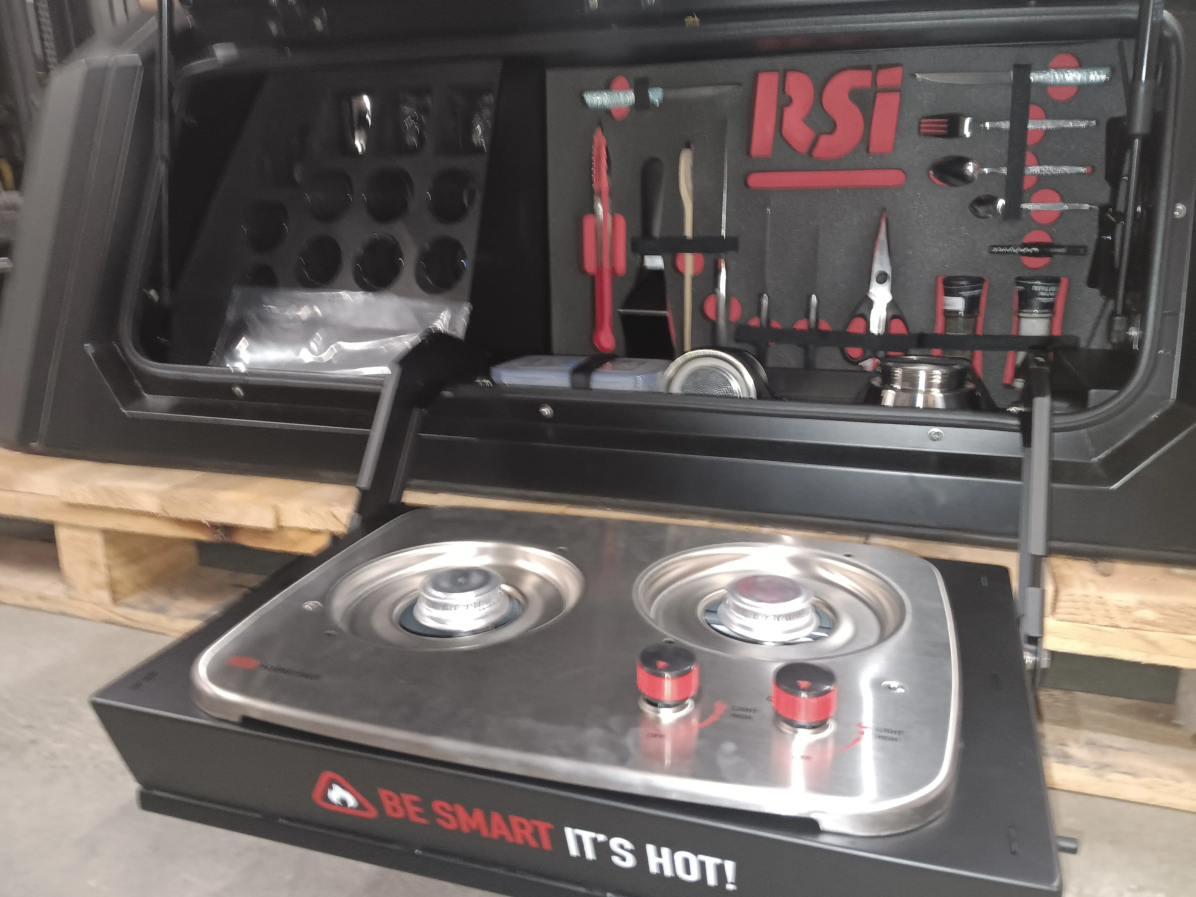 Customer Classified: Jeep Gladiator EVOa SmartCap with Kitchen