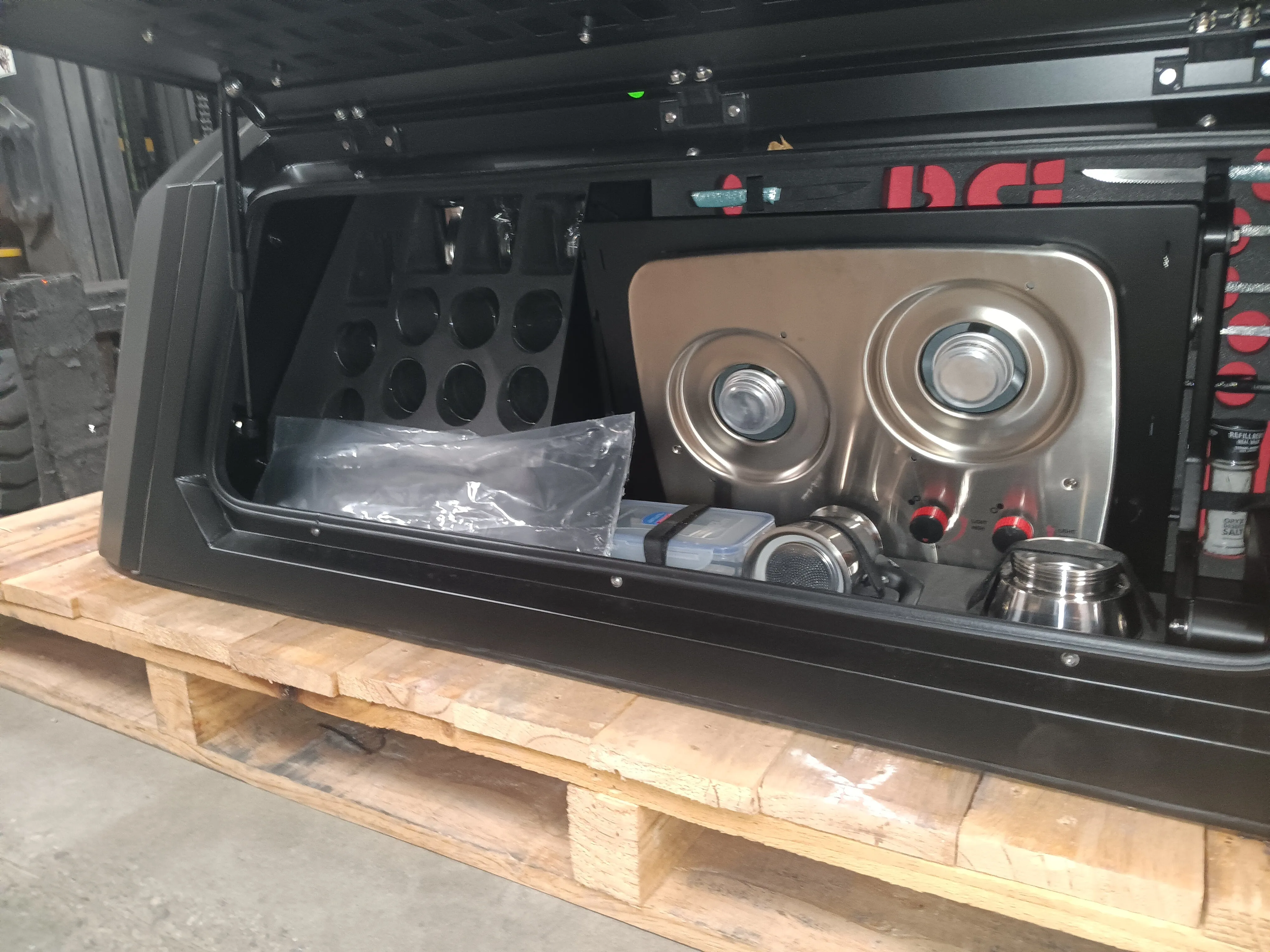 Customer Classified: Jeep Gladiator EVOa SmartCap with Kitchen