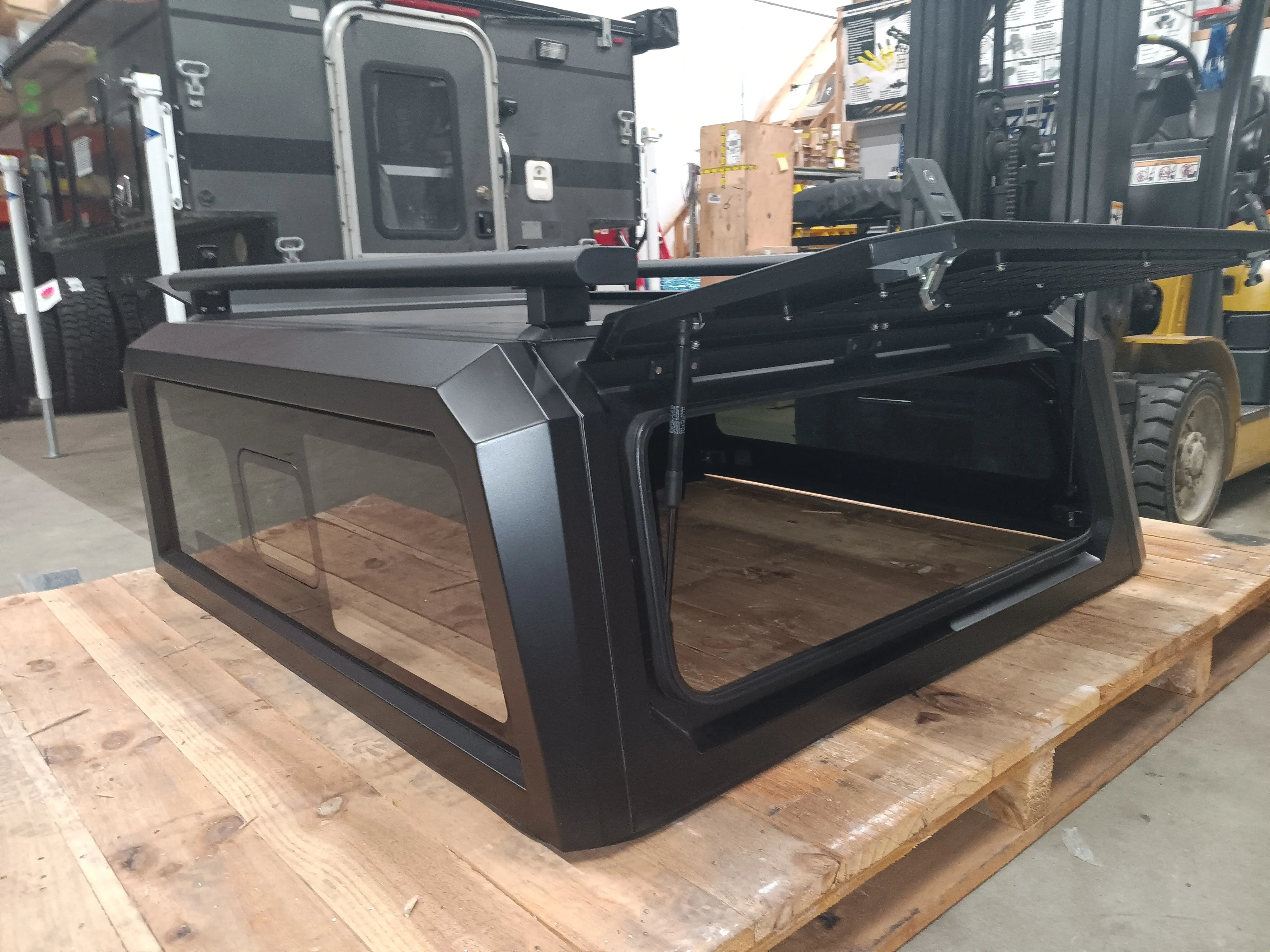 Customer Classified: Jeep Gladiator EVOa SmartCap with Kitchen