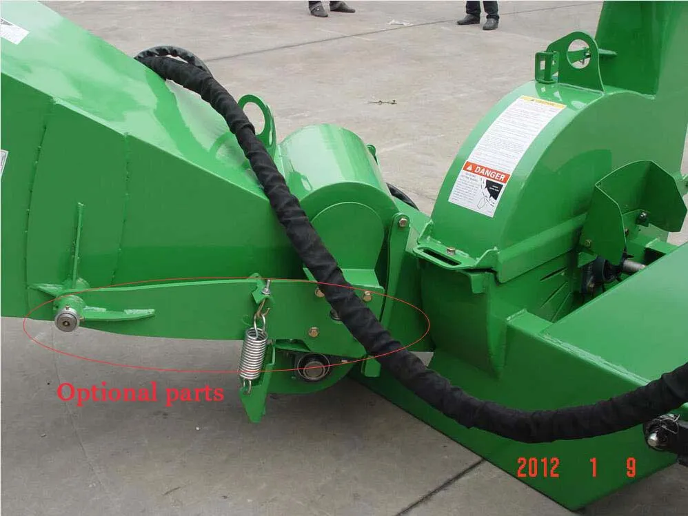 Farmer Helper FH-BX42 Self Feeding Wood Chipper | 4"x10" Feed Capacity | 15-45HP For Tractor