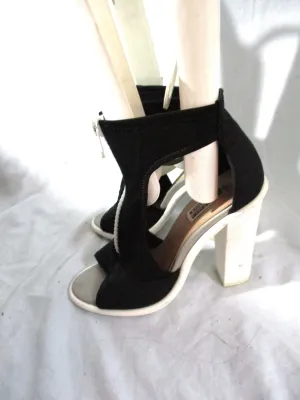 IGGY AZALEA STEVE MADDEN SCUBAA Chunky High Heel Pump Shoe sandal 8.5 WHITE BLACK