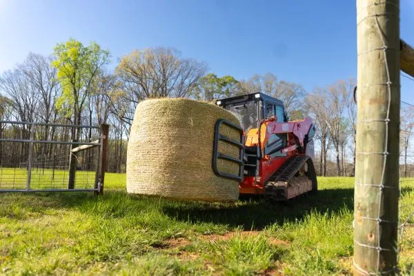 Kioti TL750 Compact Skid Loader | 6,570 lbs Tipping Load, Hydraulic Quick Attach |73 HP For Skidsteer