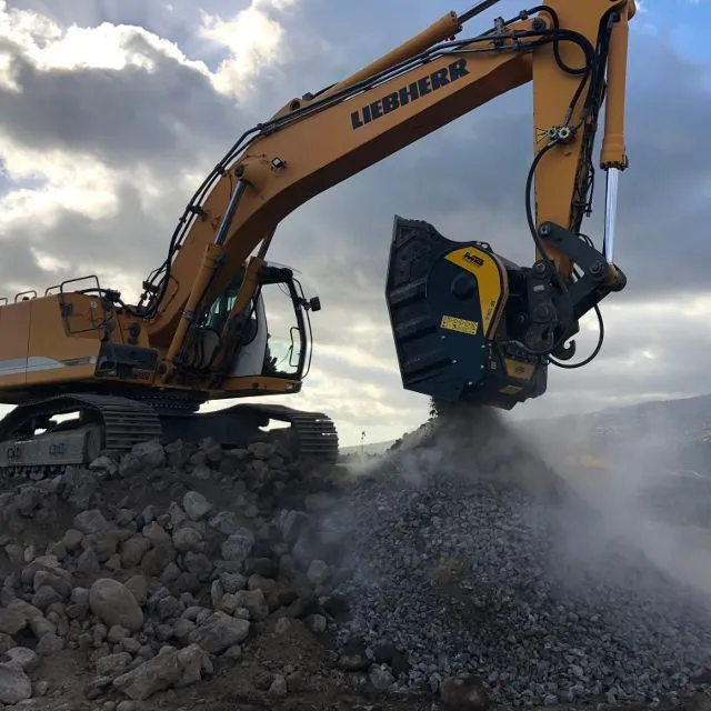 MB Crushers Bucket Crusher | Model BF120.4 S4 | ≥ 66,100 ≤ 99,200 lbs for Excavator
