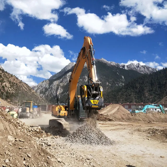 MB Crushers Bucket Crusher | Model BF70.2 S4 | ≥ 33,100 ≤ 55,100 lbs for Excavator