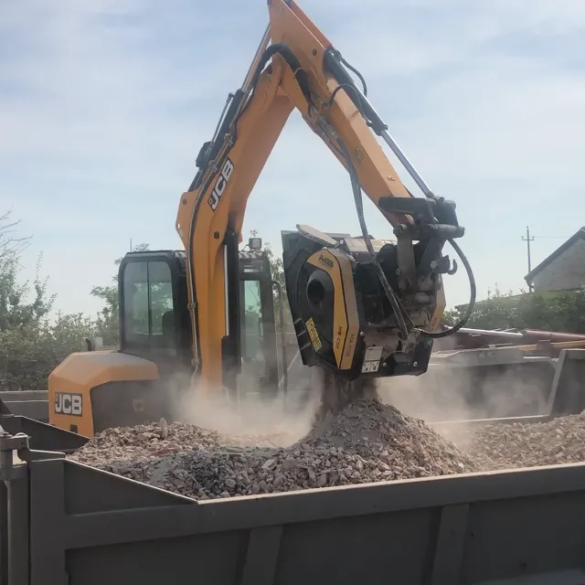 MB Crushers Bucket Crusher | Model MB-C50 S4 | 1,653 lbs For Excavator and Backhoe Loader