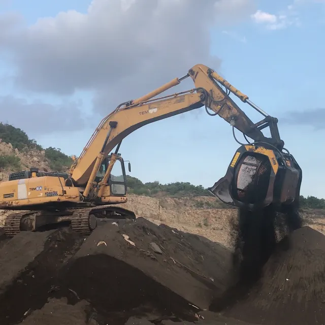 MB Crushers Screening Bucket | Model MB-S18 S4 | ≥ 44,100 < 77,200 lbs For Excavator