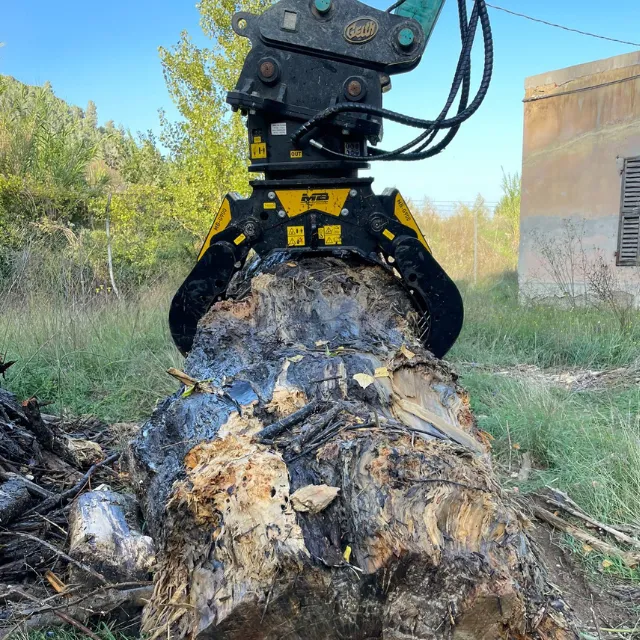 MB Crushers Sorting Grapple | Model MB-G900 S4| ≥ 26,500 ≤ 39,700 lbs For Excavator