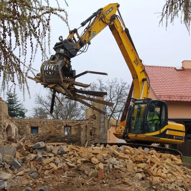 MB Crushers Sorting Grapple | Model MB-G900 S4| ≥ 26,500 ≤ 39,700 lbs For Excavator