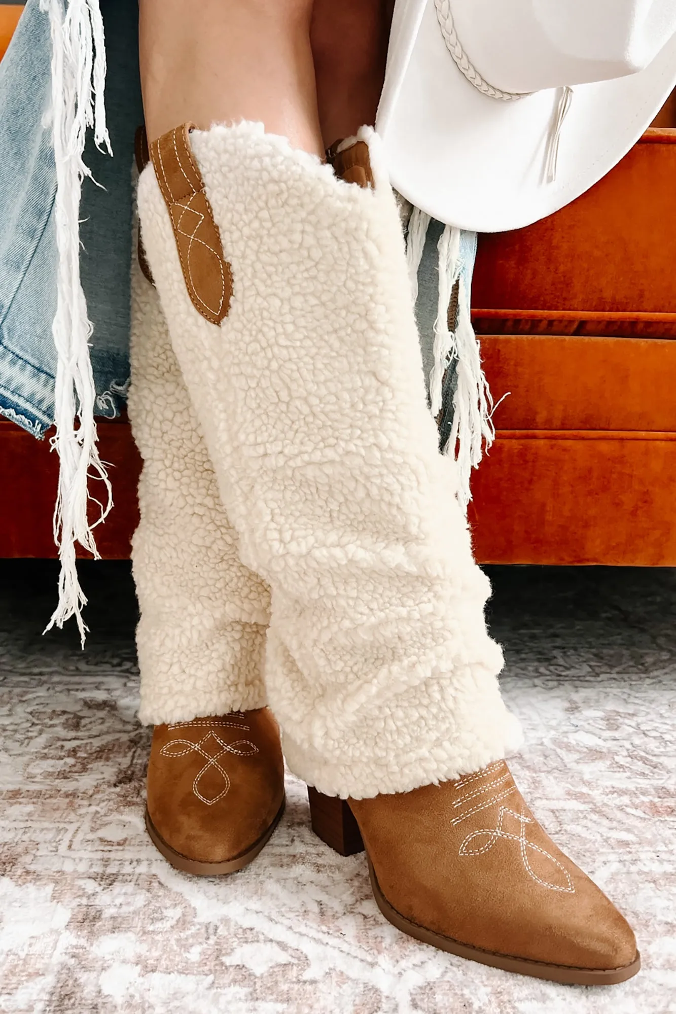 Out To Pasture Sherpa Fold-Over Boots (Beige/Light Coffee)