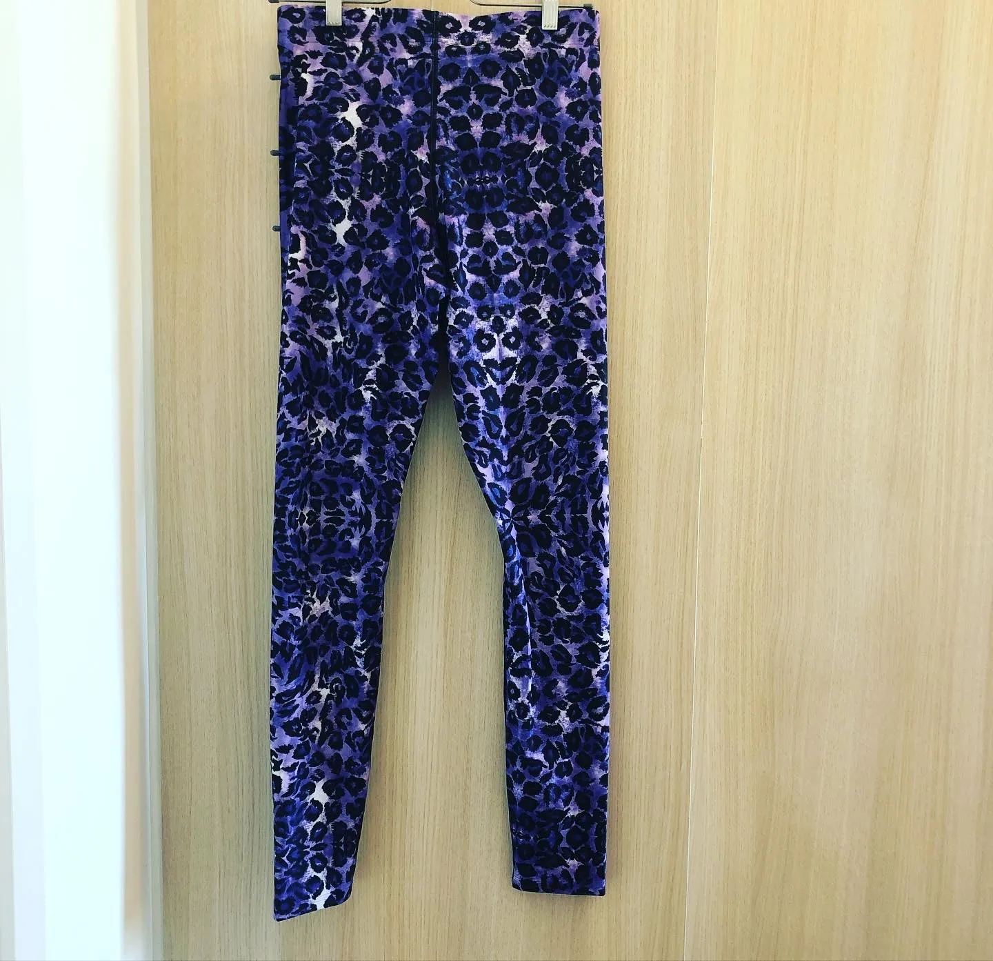 Purple Leopard Print Men's Leggings, Animal Print Meggings Running Tights-Made in USA/EU