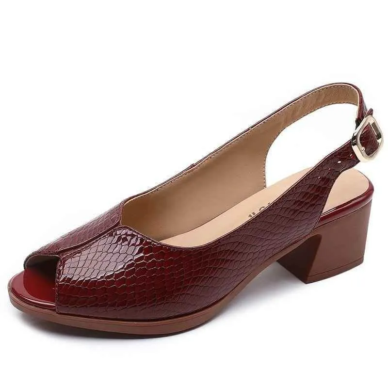 Women's Casual Shoes WM157 - Patent Leather Sandals with Med Heels