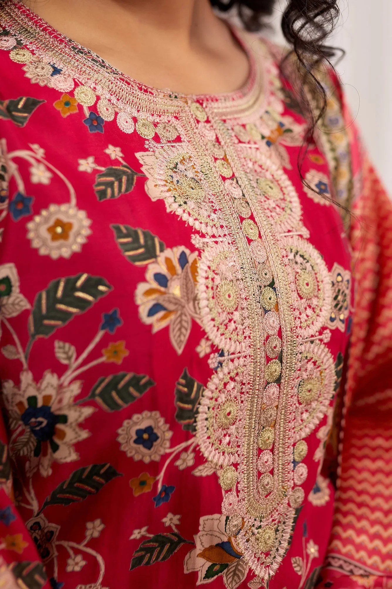 Women's Muslin Pink Straight Kurta, Pant & Dupatta