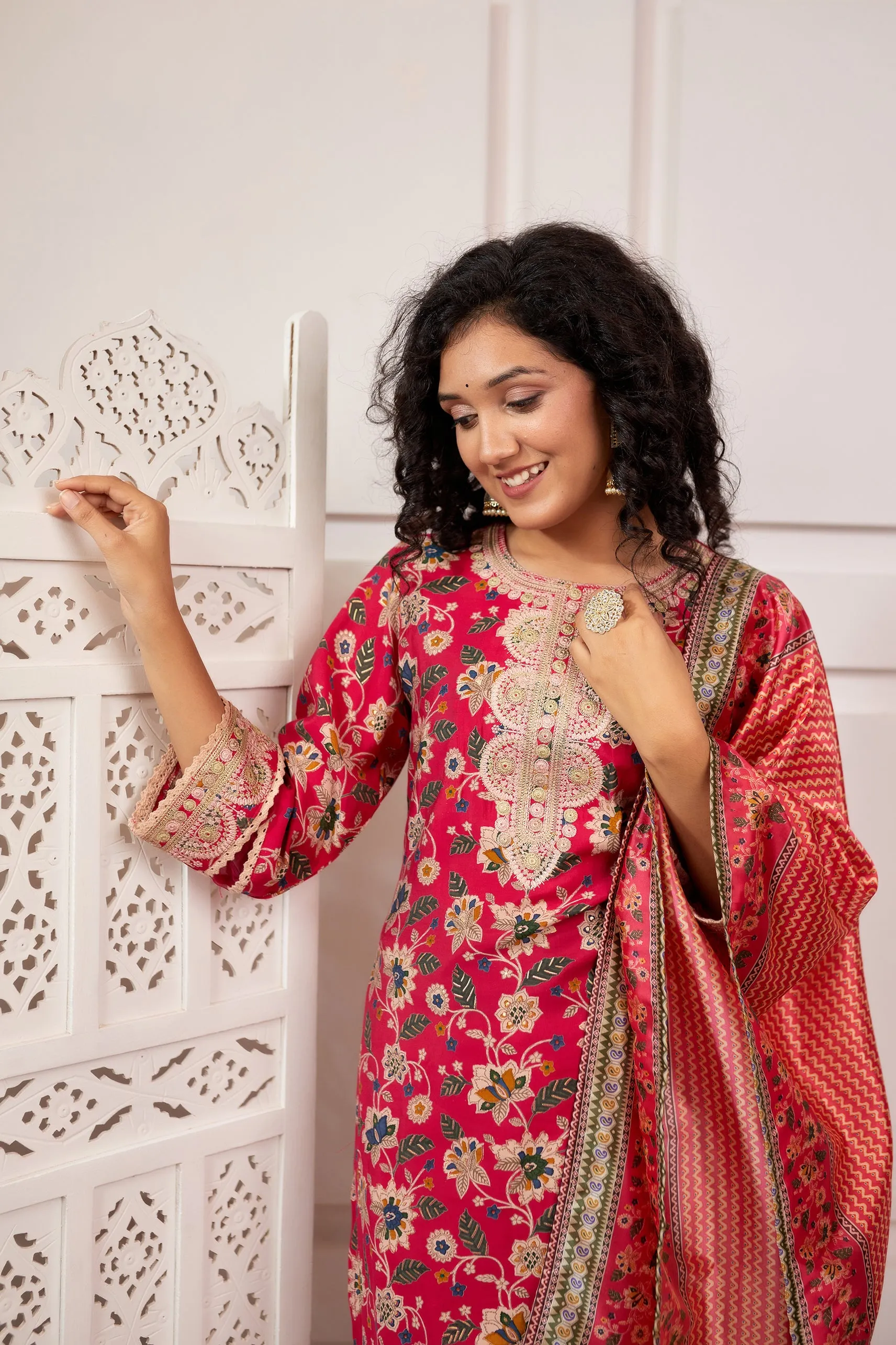 Women's Muslin Pink Straight Kurta, Pant & Dupatta
