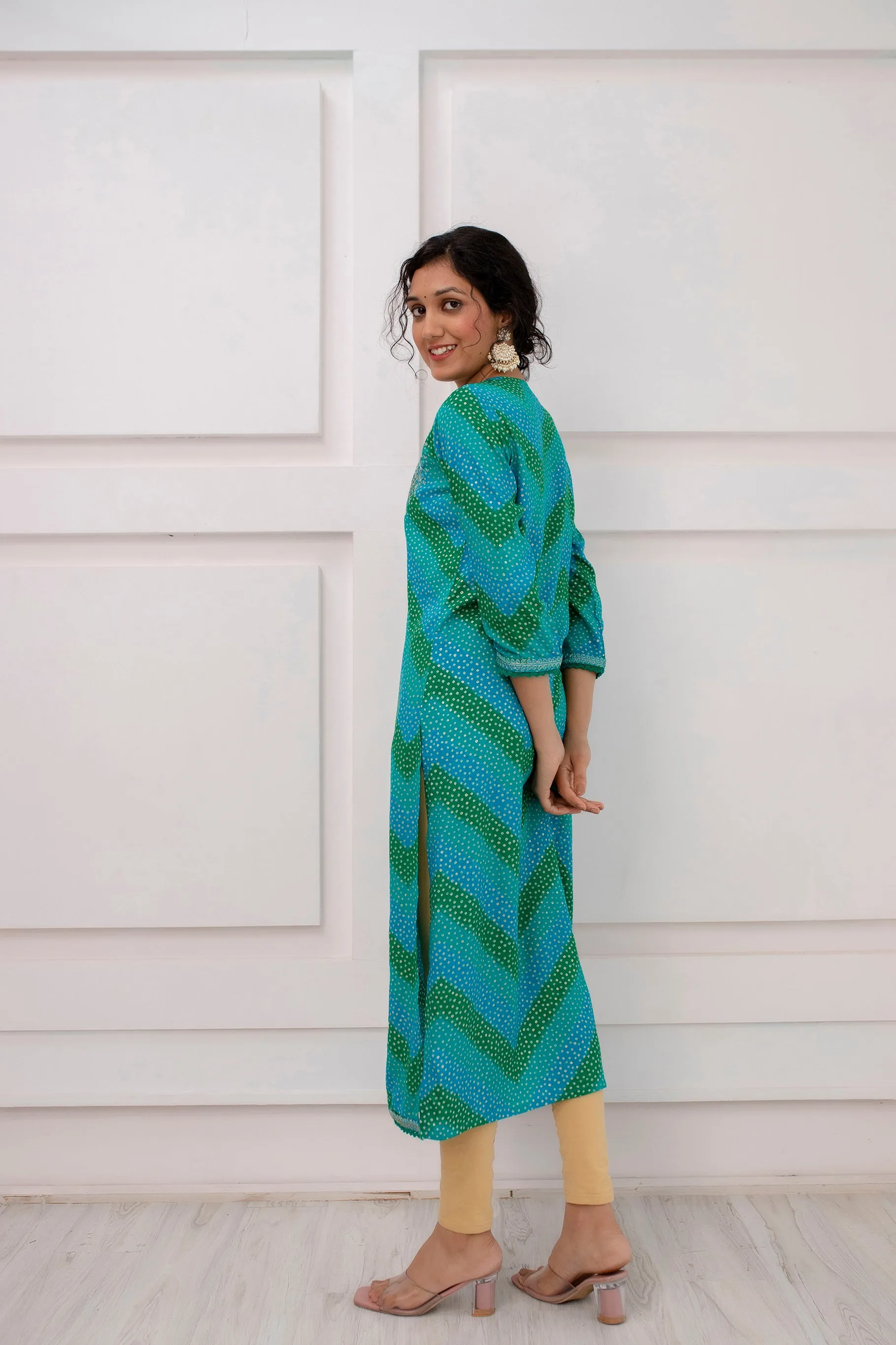 Womens Rayon Turquoise Straight Kurta