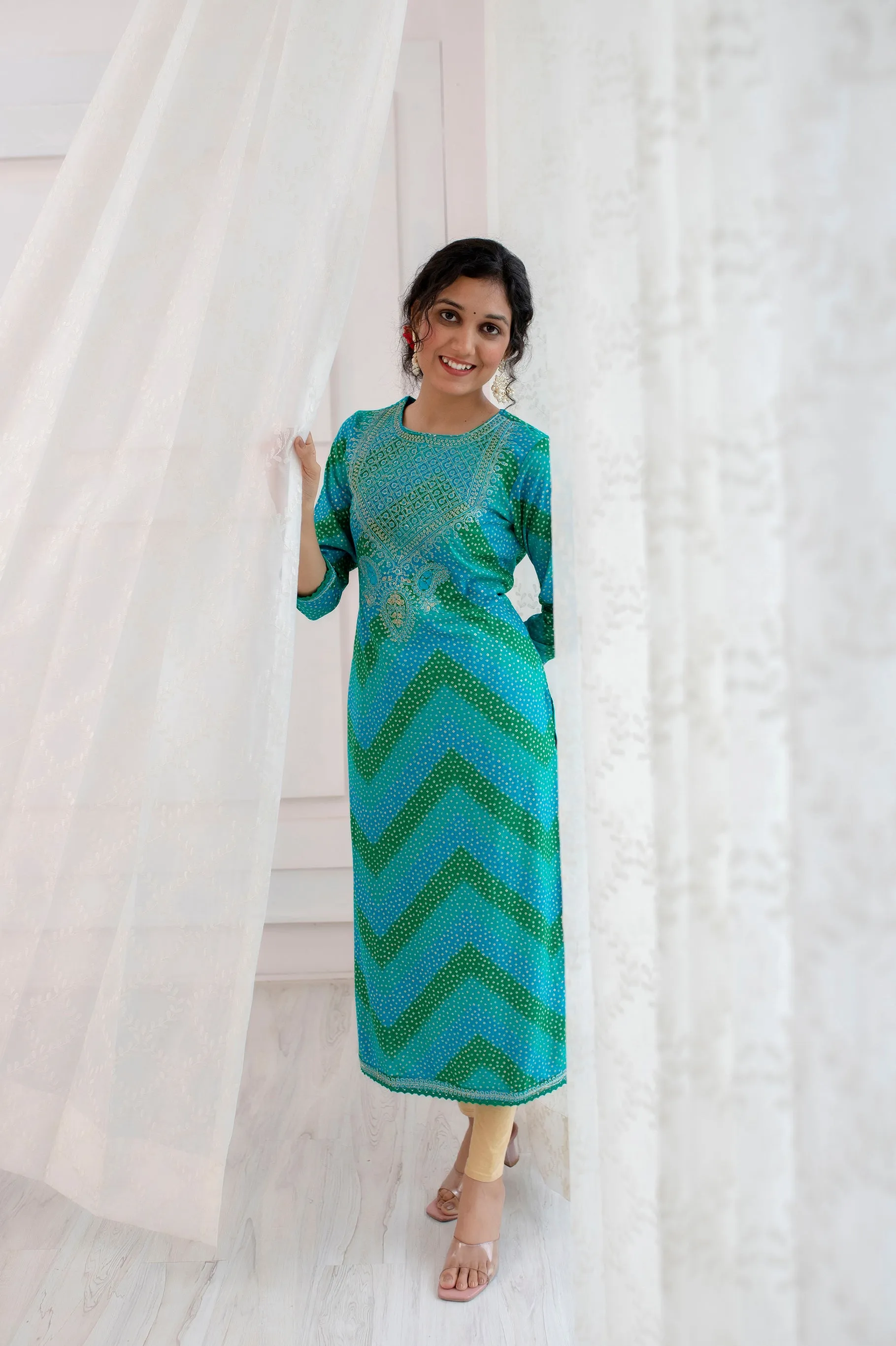 Womens Rayon Turquoise Straight Kurta