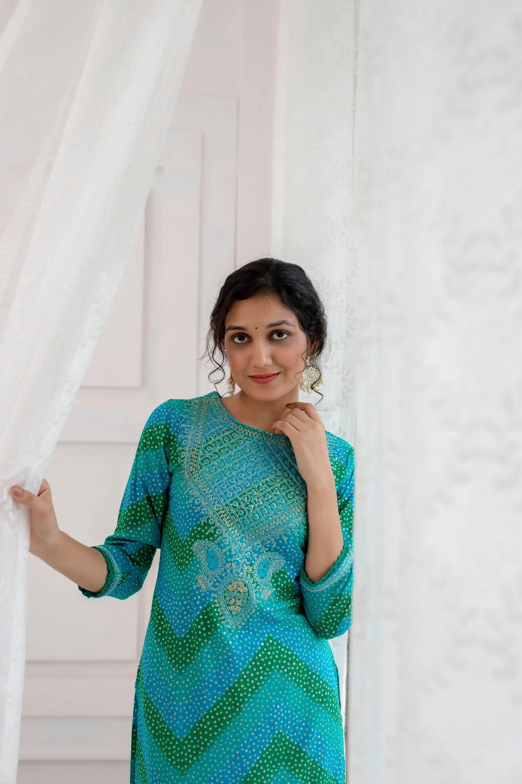 Womens Rayon Turquoise Straight Kurta